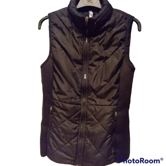 Fabletics Jackets & Blazers - 💥3/$30 👍Good deal! FABLETICS - Women's Puffer Style Vest